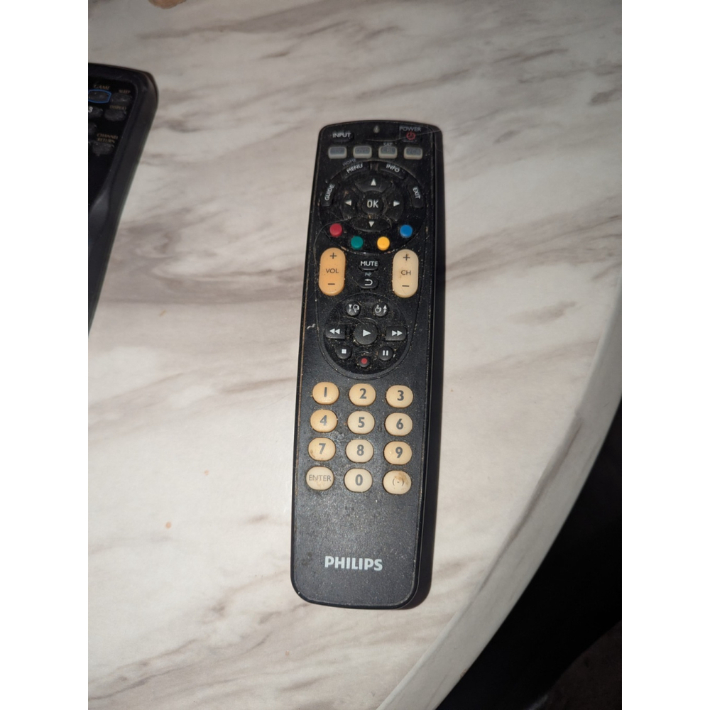 Philips SRP4004/27 4 Device Universal Remote Control For TV, DVD, SAT/CBL, VCR